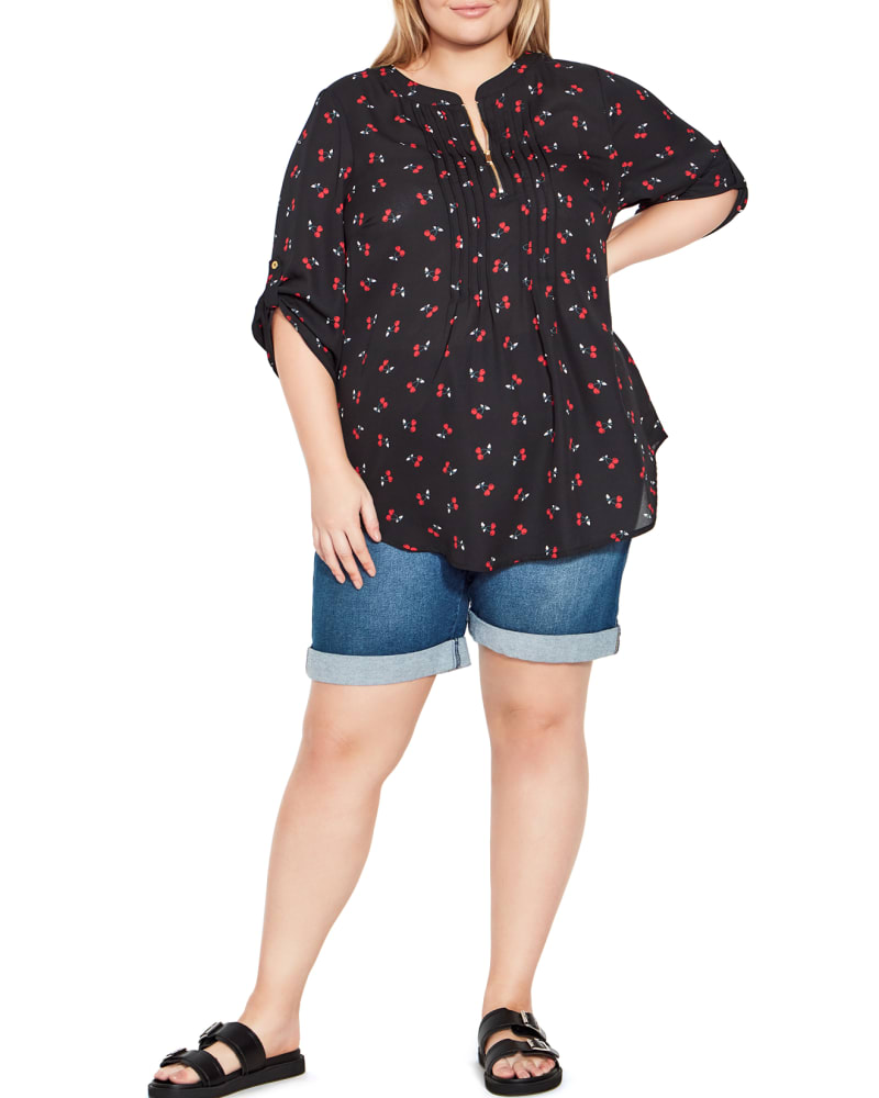 Front of a model wearing a size 14 Ryleigh Eastbrook Print Top in Black / Red by Evans. | dia_product_style_image_id:234024